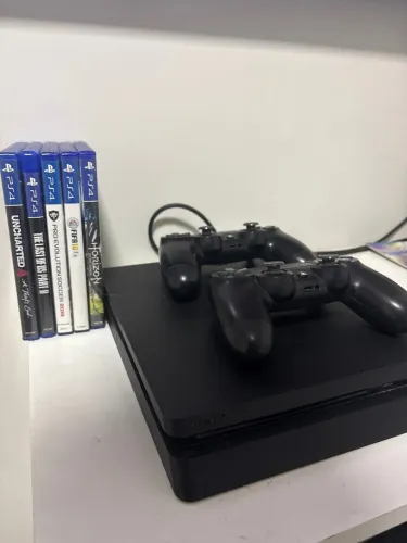PlayStation 4 Slim+ 2 controles+jogos mídia física