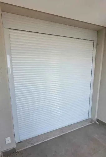 Porta com persiana 2,00 X 2,28 ( tenho 4 iguais )