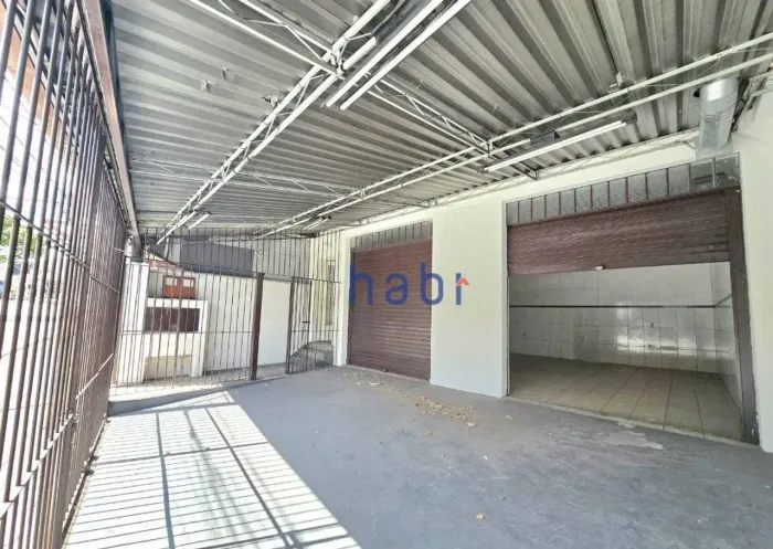 Casa com 2 dormitórios à venda, 211 m² por R$ 850.000,00 - Vila Carvalho - Sorocaba/SP