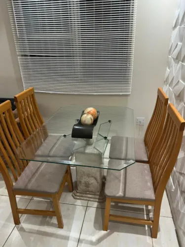 Mesa de Vidro com 4 Cadeiras 