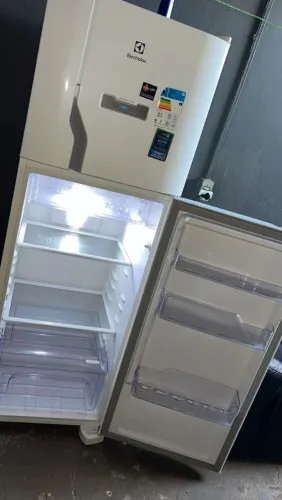 Geladeira estado de novo