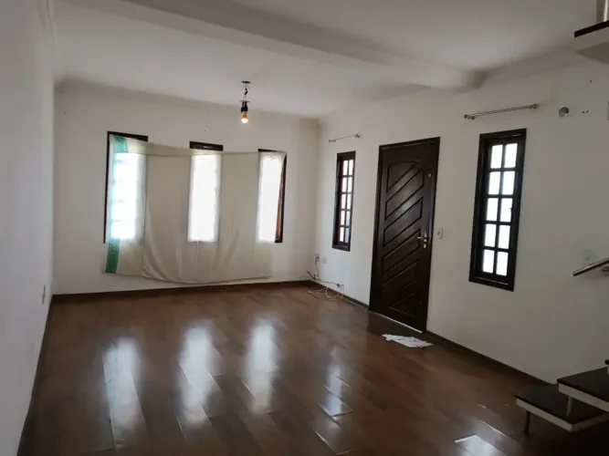 Sobrado para locação comercial possui 120 metros quadrados  em Vila Curuçá - São Paulo - S