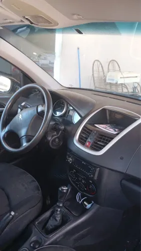 Peugeot 207 Sedan Passion XR 1.4 Flex 8V 4P 2011