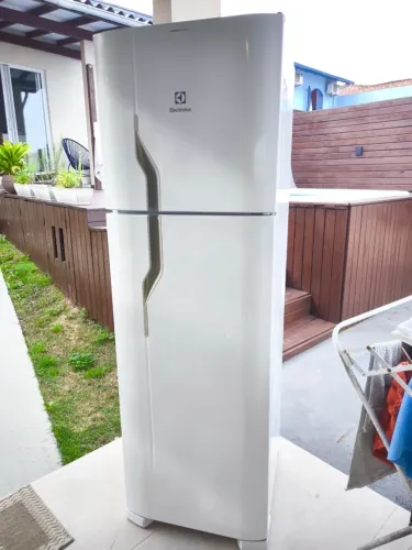 Vendo geladeira frost free