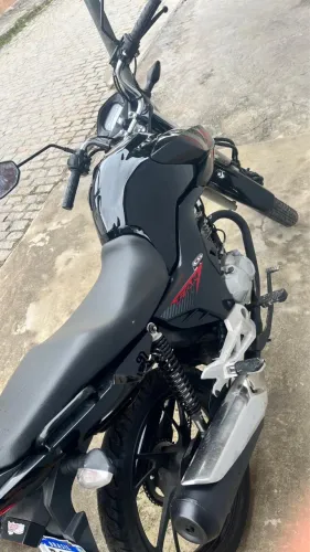 Moto 160 conservada único dono, só pegar transferir e rodar