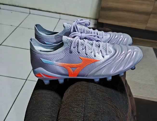 Chuteira Mizuno 40