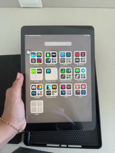 IPad 8 128gb + Apple Pencil 1° Geração (VENDO separadamente)