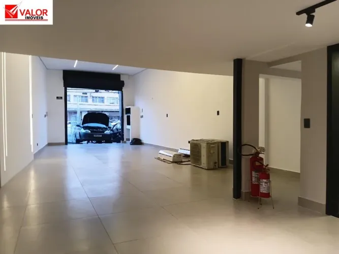 Salão coml reformado na av FCO MORATO 4414...