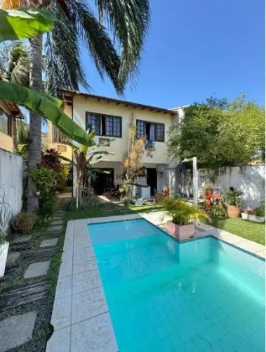 Casa a venda no bairro Peixoto na Região Oceânica de Niterói!