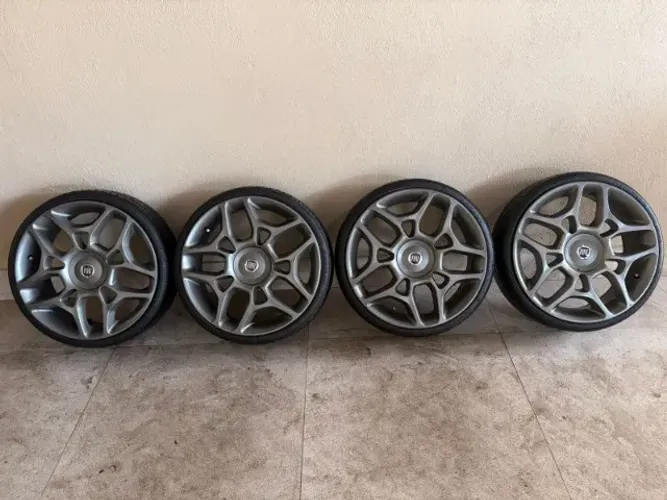 Rodas Aro 18" Wolverine com pneus novos, em excelente estado!