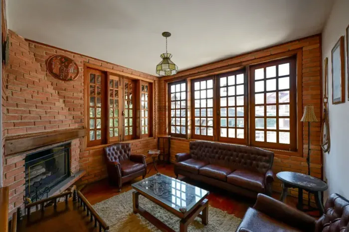Casa Sobrado - Condomínio - Urbanova - Residencial Portal da Serra - 6 Dormitórios - 341,4