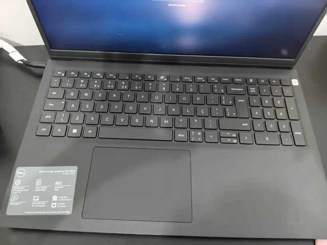 Dell Inspiron 15 3511 | i3 11ª Geração | 8GB RAM | SSD NVMe 256GB | Full HD