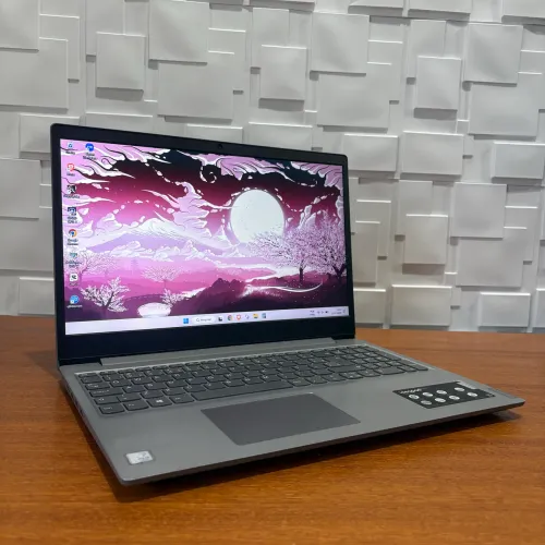Notebook Lenovo - i3 de 8ª geração - 12 GB RAM - SSD 