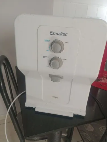 Jlagua esmalte semi novo bem conservado gelando perfei