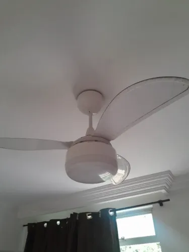 Ventilador de teto com controle remoto