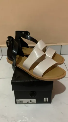 Vendo sandália Melissa original 