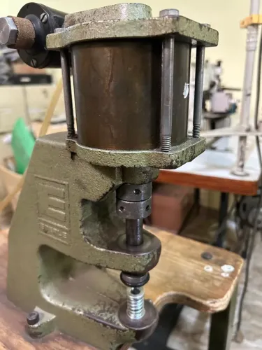 Máquina de pregar botão, ribite, ihoes pneumática