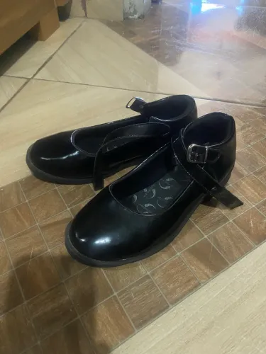 ? Sapato Mary Jane - R$ 40?