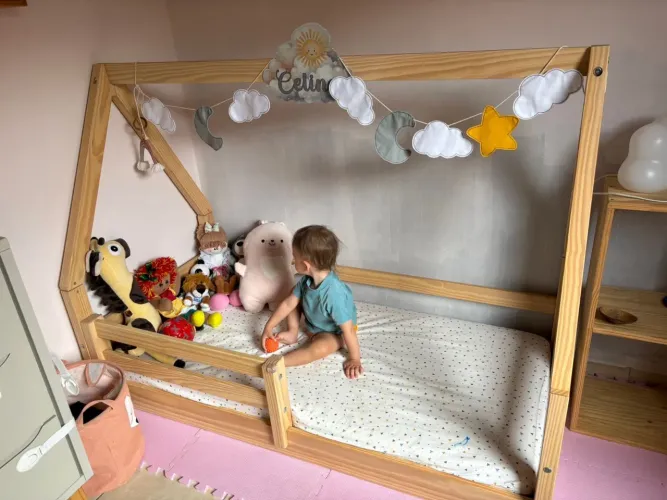 Mini cama Montessori com colchão 