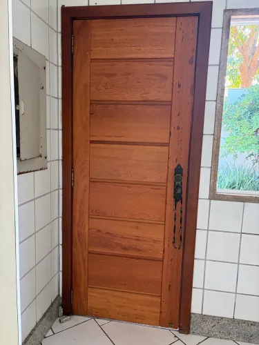 Porta em madeira
