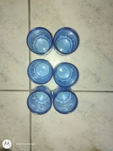 vende-se conjunto de copos azul novos sem ser usados virgem