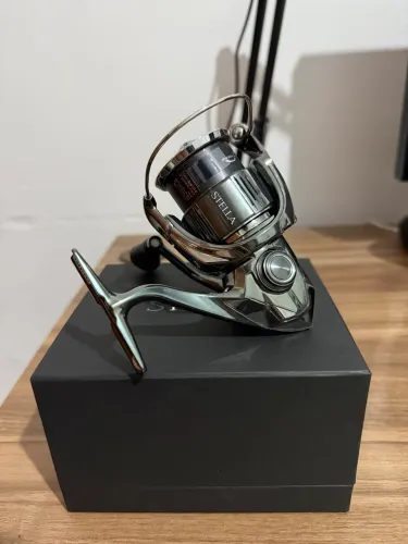 Molinete Shimano Stella 2500SHG-K JDM - NOVO | SEM USO | COMPLETO 