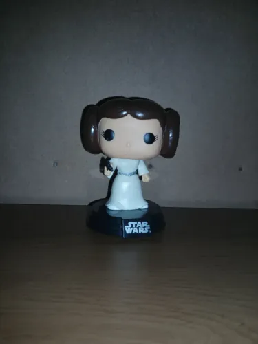 Boneco Funko Pop! Princesa Leia - Star Wars | Original (Bobblehead)