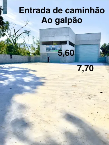 OPORTUNIDADE ÚNICA, GALPÃO COMERCIAL DE ALTO POTENCIAL PARA LOCAÇÃO NA RODOVIA RIO-SANTOS