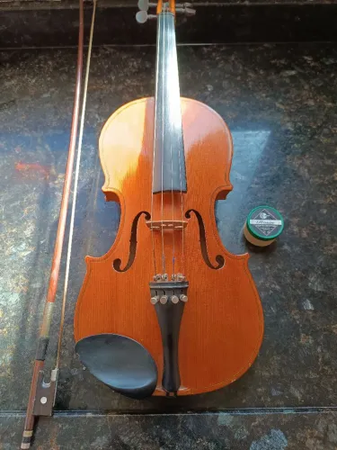 Violino 3/4 Revisado por Luthier + Cordas Novas + Arco e Breu