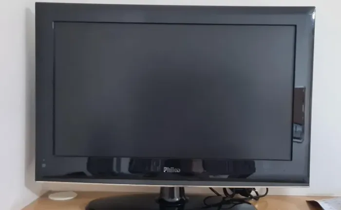 TV/Monitor LCD 24" Philco PH24A ? Bivolt ? Com Controle ? Funcionando