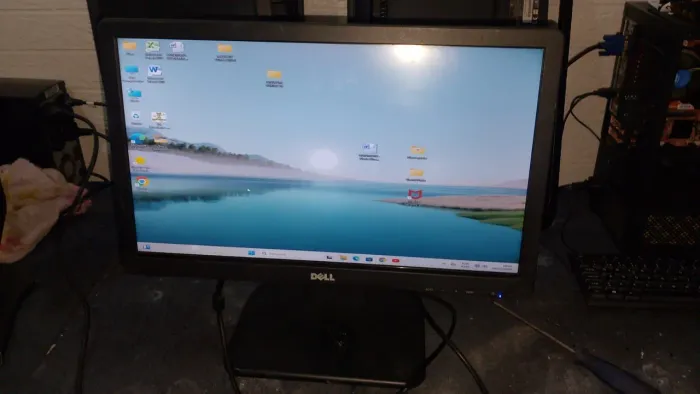 Monitor de 19 todo bom valor 230 tenho 5