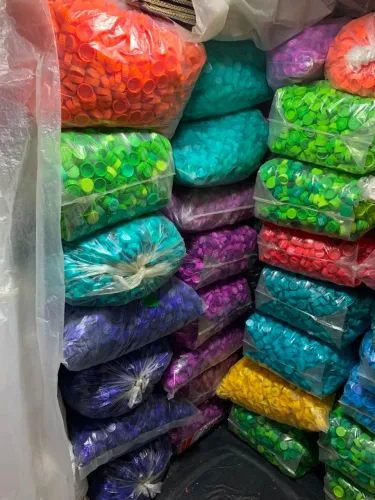 5 kg (+ de 2.500) tampinhas de garrafas PET cores específicas - limpas e triadas