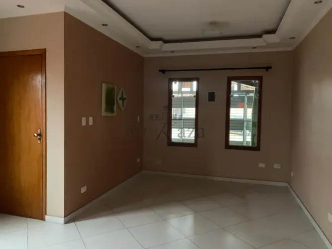 Oportunidade - Casa Térrea - Jardim Oriente - 2 Dormitórios - 80m².