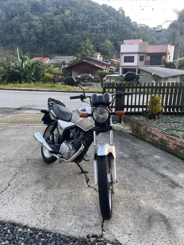Titan cg 150 es