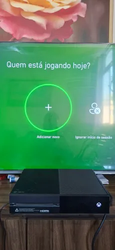Xbox one sem controle leia a descrição.