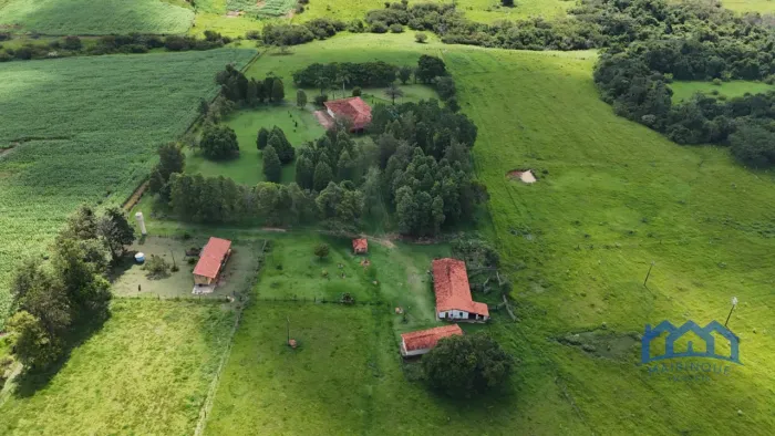 Sítio/Fazenda à Venda, 9,09 alqueires por R$ 3.300.000 Cód. ch2665