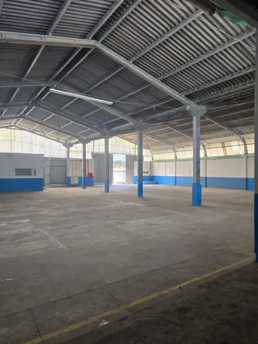 Três Rios - Galpão com 1.800 m².