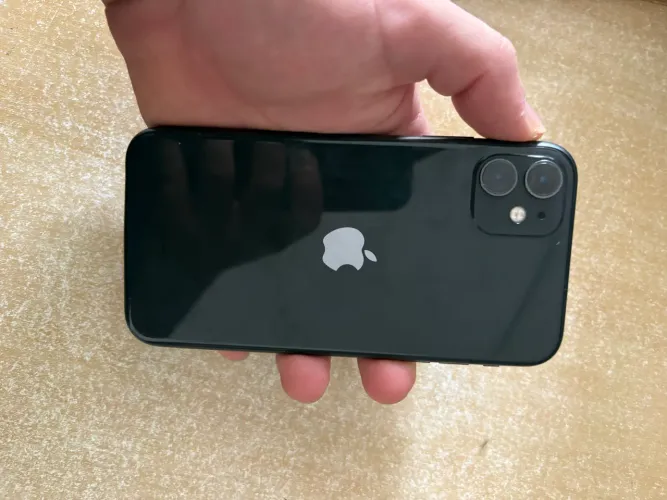 iPhone 11 com caixa e nota fiscal e cabo