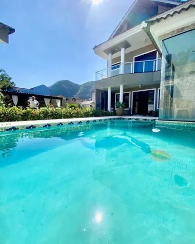 Casa triplex alto padrão em Vargem Pequena