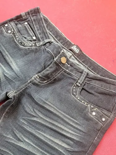 calça jeans preta