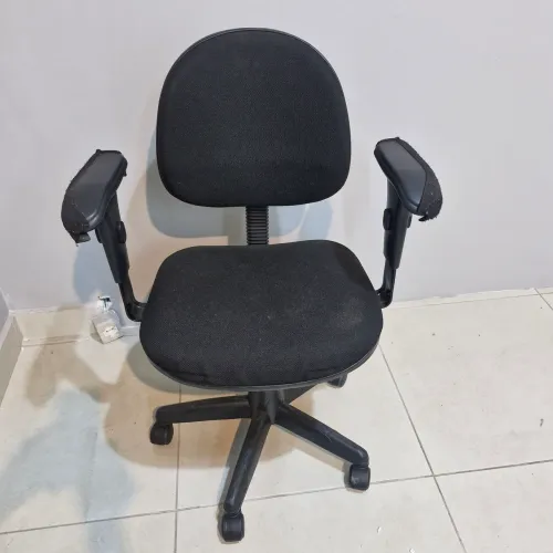 Cadeira escritório com rodinhas