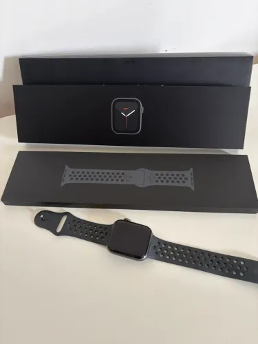 Apple Watch Series 6- GPS+ Cellular Preto 44mm