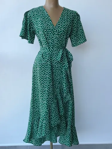 Vestido midi verde floral com babados