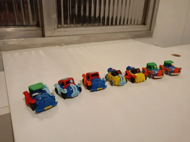 Kinder ovo - carros 