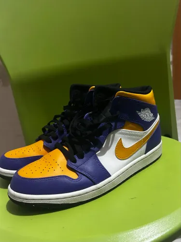 Air Jordan Lakers