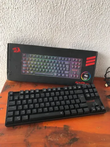 Teclado ReDragon Kurama pro - com caixa