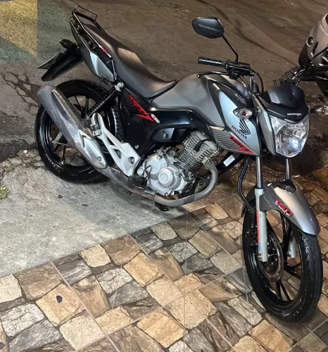 Moto em ótimo estado 