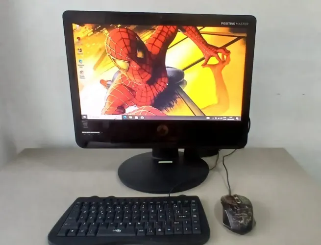 Computador tudo em 1 core i3 4GB RAM tela 19 polegadas
