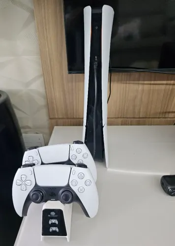 PLAYSTATION 5 SLIM DIGITAL - ESTADO DE NOVO!