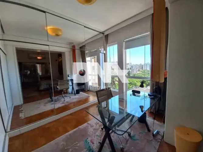 Apartamento - Padrão / Residencial / Copacabana